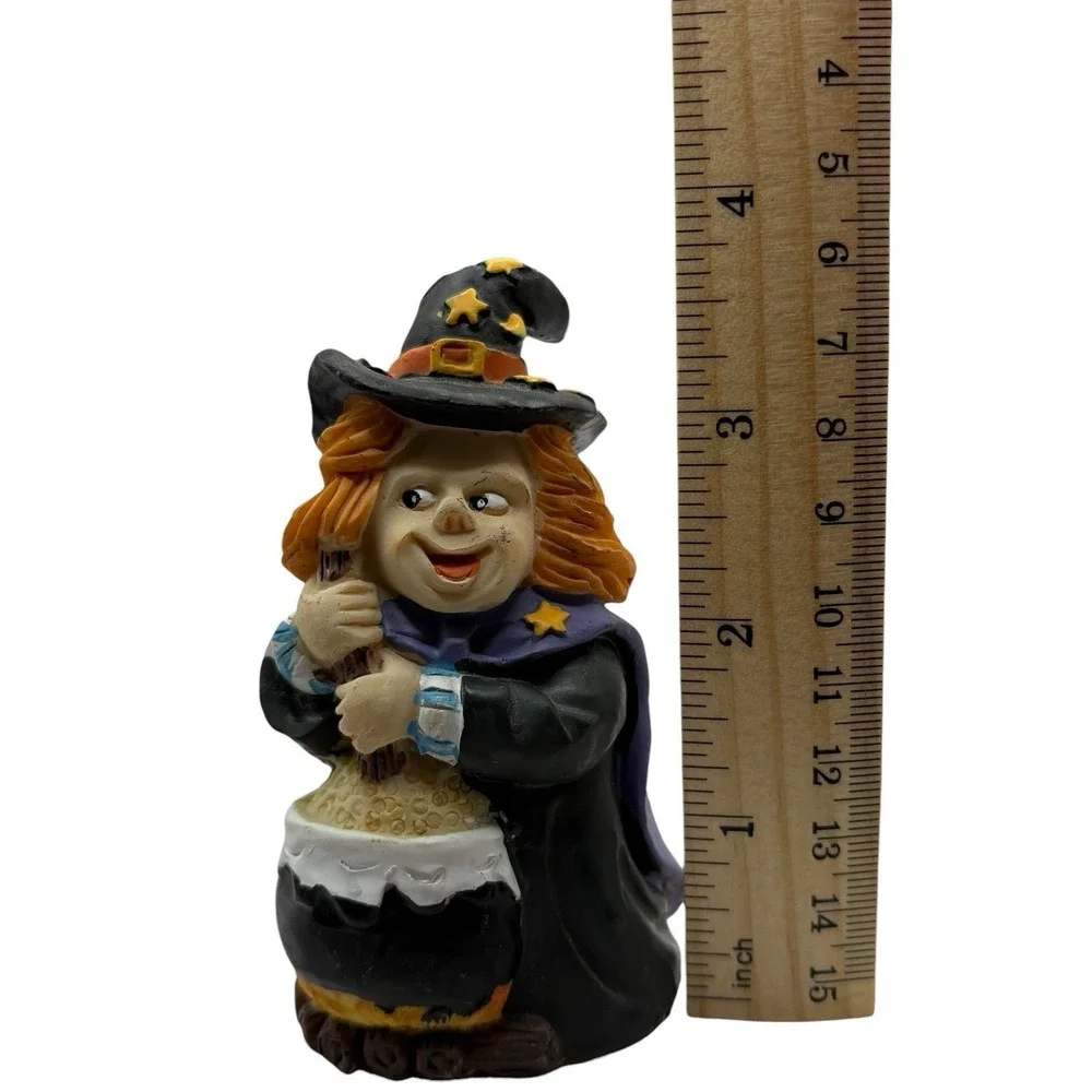 VTG‎ Witch W/ Cauldron Figurine Halloween Decor Tiny Mystical Wicca Pagan READ